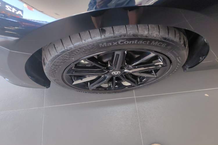Used CHANGAN UNI-V iDD 2023 ZhiDian iDD 1.5T 113km ZhiKu Model Exterior 7