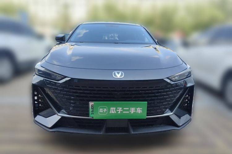 Used CHANGAN UNI-V iDD 2023 ZhiDian iDD 1.5T 113km Smart & Fun Version Front
