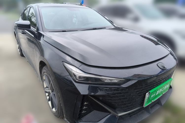 Used CHANGAN UNI-V iDD 2023 Zhidian iDD 1.5T 113km Smart & Fun Version (Rapid Edition) Front Right 45 Deg