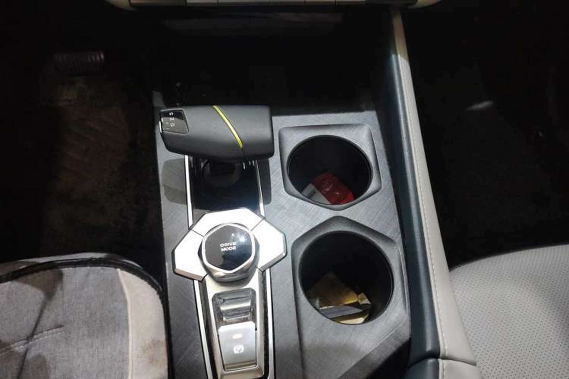 Used CHANGAN UNI-V iDD 2023 ZhiDian iDD 1.5T 113km Smart & Fun Version Gear Lever