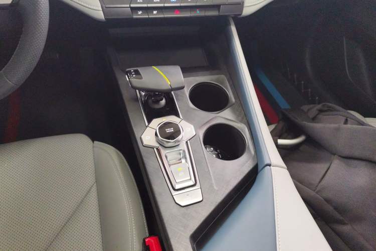 Used CHANGAN UNI-V iDD 2023 Zhidian iDD 1.5T 113km Smart & Fun Version (Rapid Edition) Gear Lever