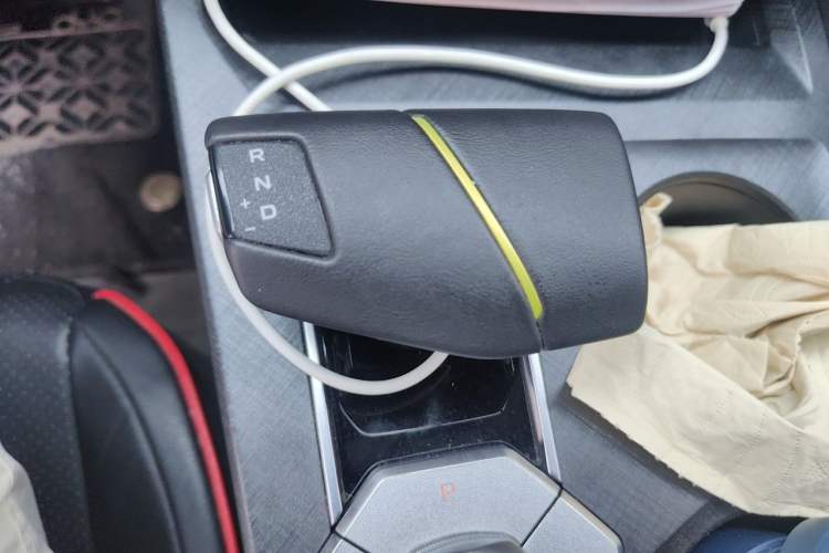Used CHANGAN UNI-V iDD 2023 ZhiDian iDD 1.5T 113km Smart & Fun Version Gear Lever