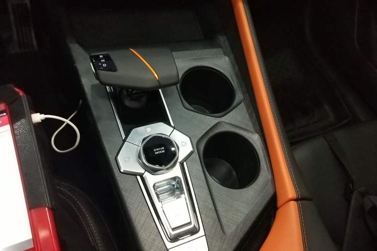 Used CHANGAN UNI-V iDD 2023 ZhiDian iDD 1.5T 113km ZhiKu Model Gear Lever