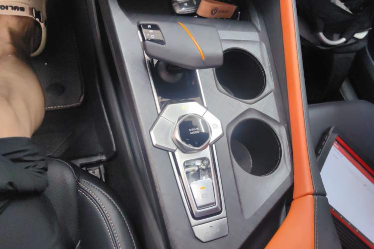 Used CHANGAN UNI-V iDD 2023 ZhiDian iDD 1.5T 113km ZhiKu Model Gear Lever