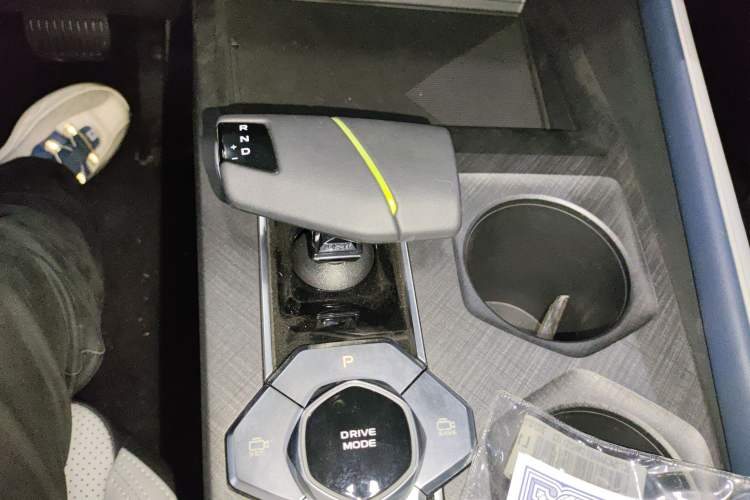 Used CHANGAN UNI-V iDD 2023 ZhiDian iDD 1.5T 113km Smart & Fun Version Gear Lever
