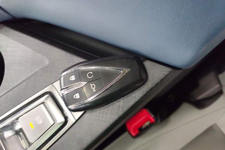 Used CHANGAN UNI-V iDD 2023 Zhidian iDD 1.5T 113km Smart & Fun Version (Rapid Edition) Interior 1