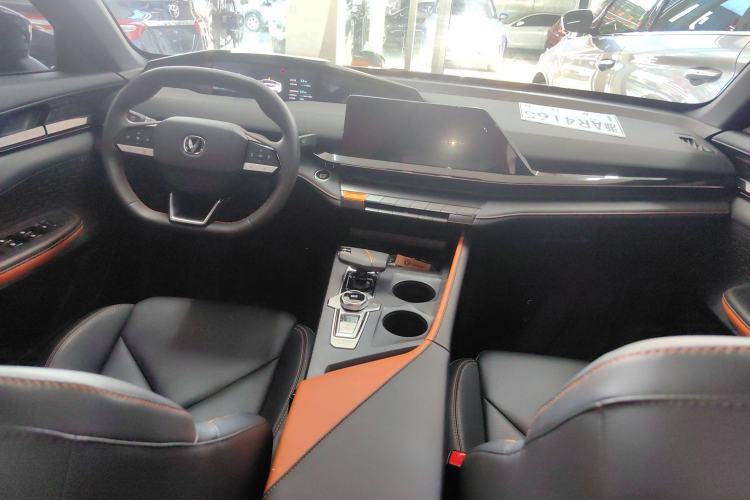 Used CHANGAN UNI-V iDD 2023 ZhiDian iDD 1.5T 113km ZhiKu Model Interior 2
