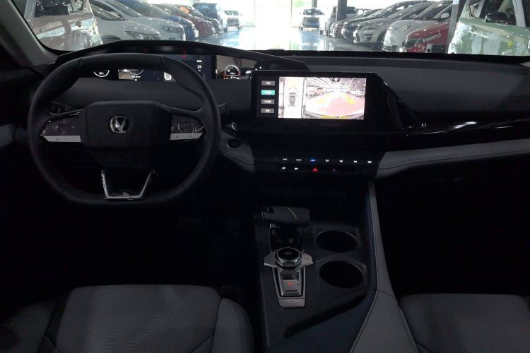 Used CHANGAN UNI-V iDD 2023 ZhiDian iDD 1.5T 113km Smart & Fun Version Interior 3