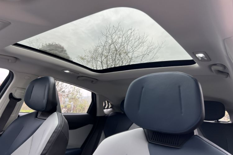 Used CHANGAN UNI-V iDD 2023 ZhiDian iDD 1.5T 113km ZhiKu Model Interior 4