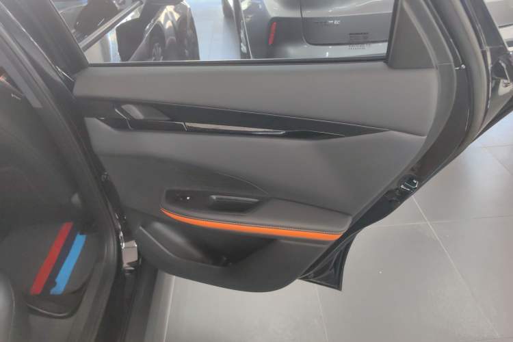 Used CHANGAN UNI-V iDD 2023 ZhiDian iDD 1.5T 113km ZhiKu Model Interior 6