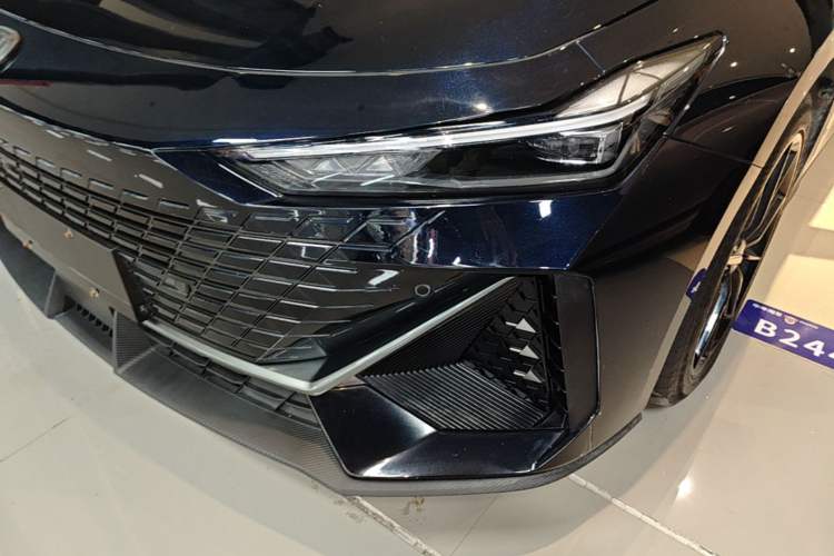 Used CHANGAN UNI-V iDD 2023 ZhiDian iDD 1.5T 113km ZhiKu Model Left Front Headlight