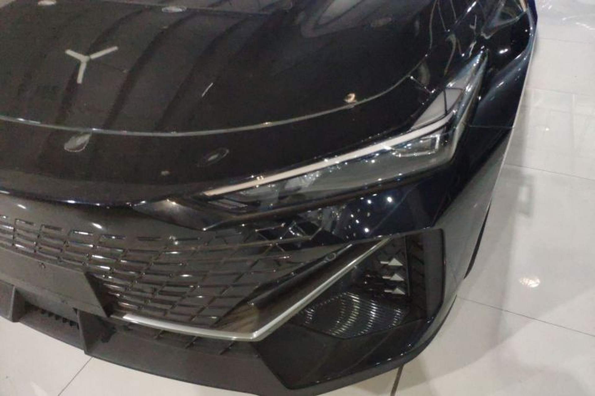 Used CHANGAN UNI-V iDD 2023 ZhiDian iDD 1.5T 113km Smart & Fun Version Left Front Headlight