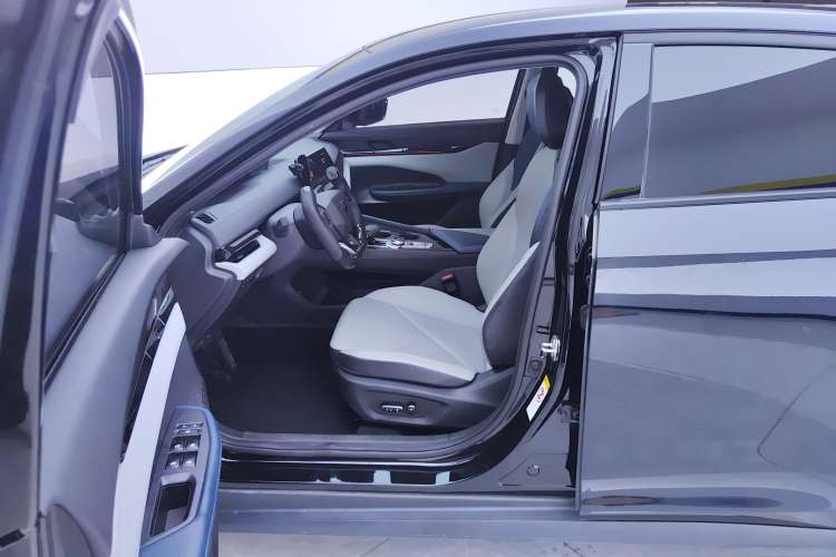 Used CHANGAN UNI-V iDD 2023 ZhiDian iDD 1.5T 113km ZhiKu Model Left Front Seat