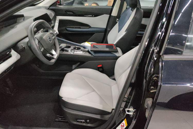 Used CHANGAN UNI-V iDD 2023 ZhiDian iDD 1.5T 113km Smart & Fun Version Left Front Seat