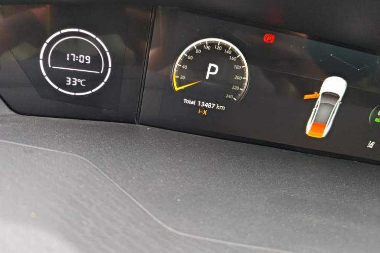 Used CHANGAN UNI-V iDD 2023 ZhiDian iDD 1.5T 113km Smart & Fun Version Odometer Close Up
