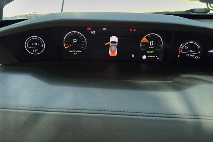 Used CHANGAN UNI-V iDD 2023 ZhiDian iDD 1.5T 113km ZhiKu Model Odometer Close Up