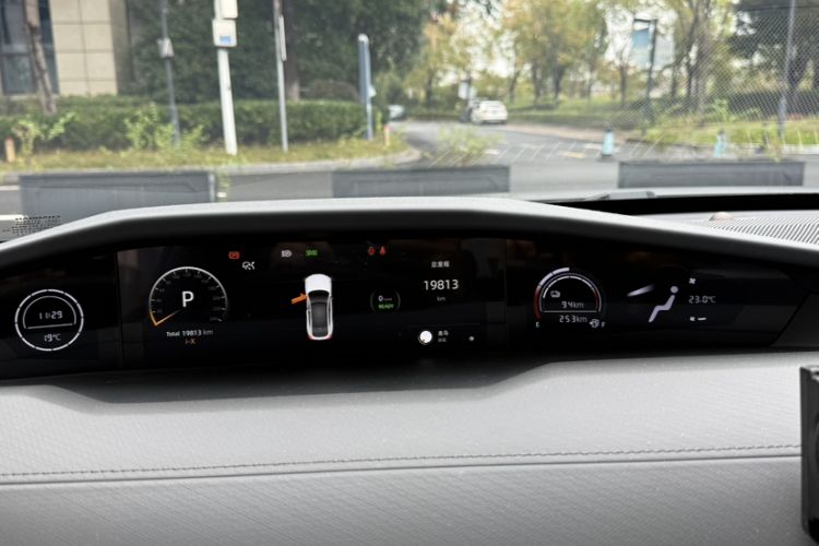 Used CHANGAN UNI-V iDD 2023 ZhiDian iDD 1.5T 113km ZhiKu Model Odometer Close Up