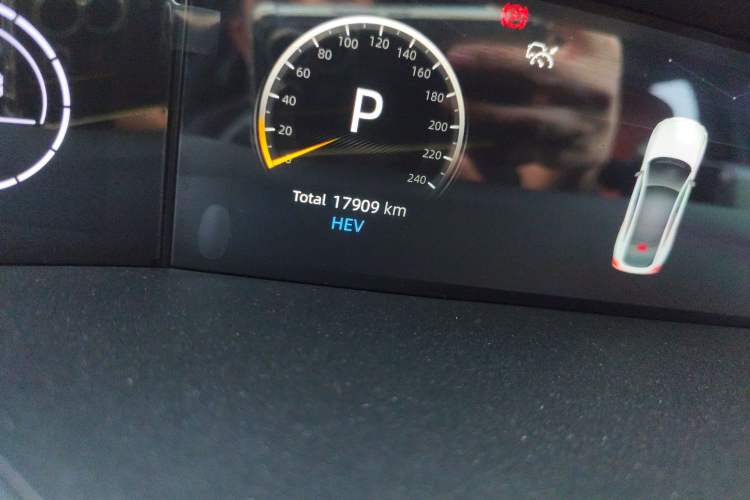 Used CHANGAN UNI-V iDD 2023 ZhiDian iDD 1.5T 113km ZhiKu Model Odometer Close Up