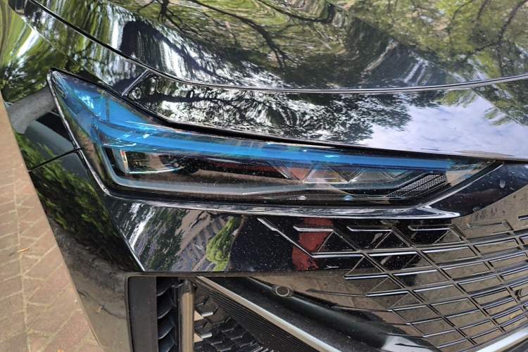 Used CHANGAN UNI-V iDD 2023 ZhiDian iDD 1.5T 113km ZhiKu Model Right Front Headlight