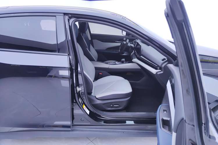 Used CHANGAN UNI-V iDD 2023 ZhiDian iDD 1.5T 113km ZhiKu Model Right Front Seat