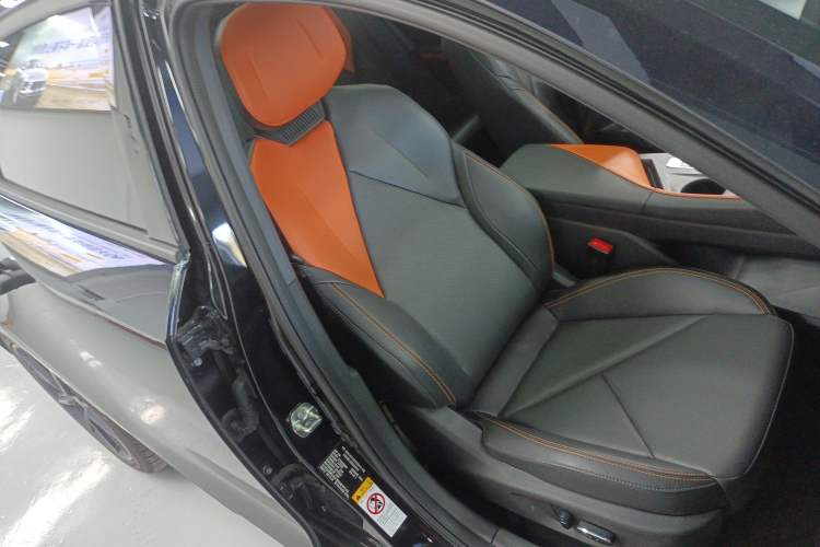 Used CHANGAN UNI-V iDD 2023 ZhiDian iDD 1.5T 113km ZhiKu Model Right Front Seat