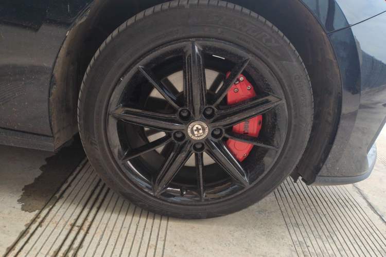 Used CHANGAN UNI-V iDD 2023 ZhiDian iDD 1.5T 113km ZhiKu Model Right Front Wheel Hub