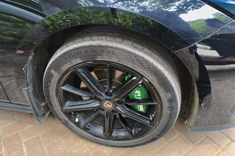 Used CHANGAN UNI-V iDD 2023 ZhiDian iDD 1.5T 113km ZhiKu Model Right Front Wheel Hub