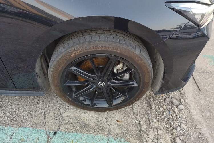 Used CHANGAN UNI-V iDD 2023 ZhiDian iDD 1.5T 113km ZhiKu Model Right Front Wheel Hub