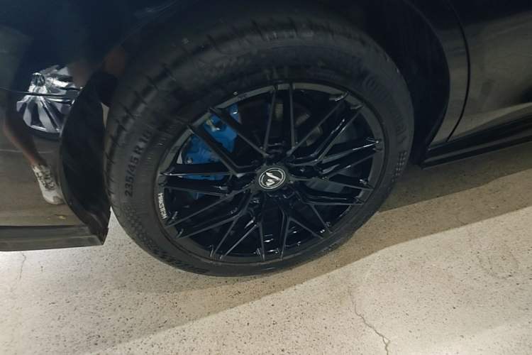Used CHANGAN UNI-V iDD 2023 ZhiDian iDD 1.5T 113km ZhiKu Model Right Rear Wheel Hub