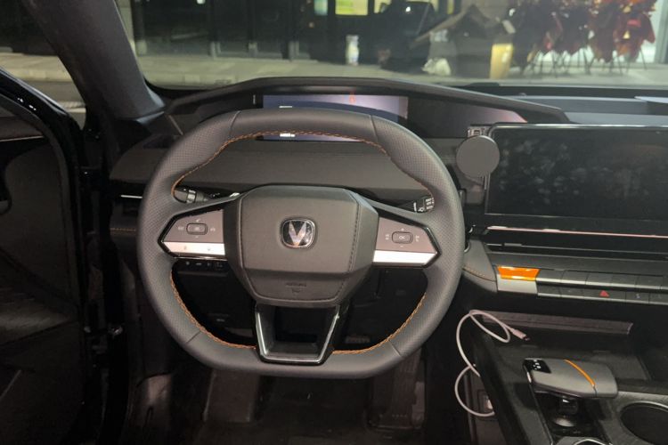 Used CHANGAN UNI-V iDD 2023 ZhiDian iDD 1.5T 113km ZhiKu Model Steering Wheel