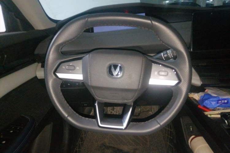 Used CHANGAN UNI-V iDD 2023 ZhiDian iDD 1.5T 113km Smart & Fun Version Steering Wheel
