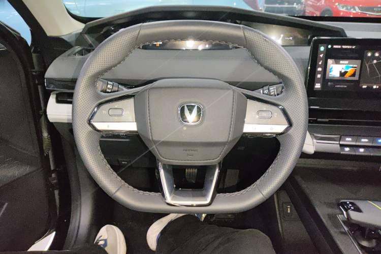Used CHANGAN UNI-V iDD 2023 ZhiDian iDD 1.5T 113km Smart & Fun Version Steering Wheel
