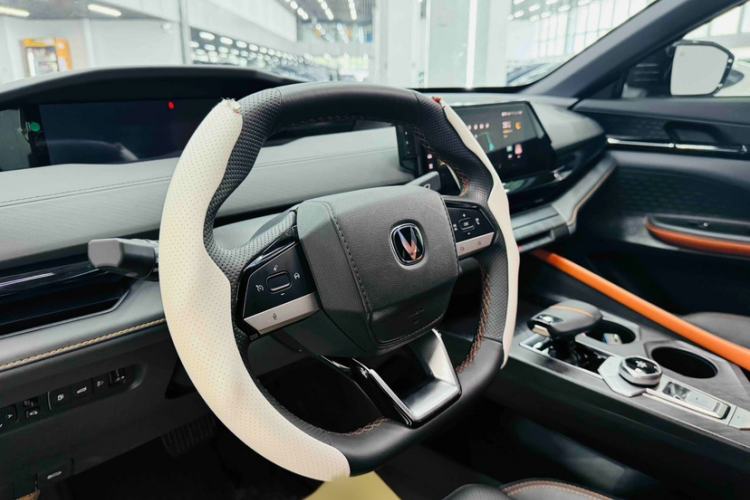 Used CHANGAN UNI-V iDD 2023 Zhidian iDD 1.5T 113km Smart & Fun Version (Rapid Edition) Steering Wheel