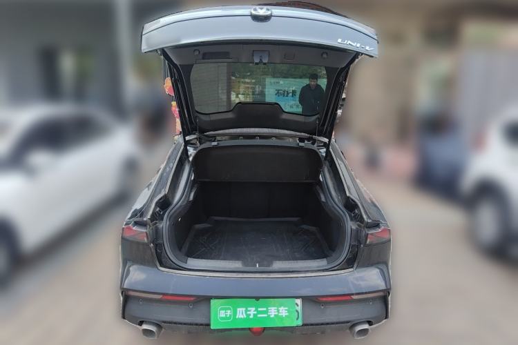 Used CHANGAN UNI-V iDD 2023 ZhiDian iDD 1.5T 113km Smart & Fun Version Trunk