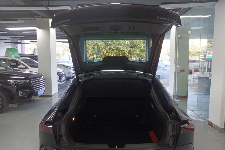 Used CHANGAN UNI-V iDD 2023 ZhiDian iDD 1.5T 113km ZhiKu Model Trunk