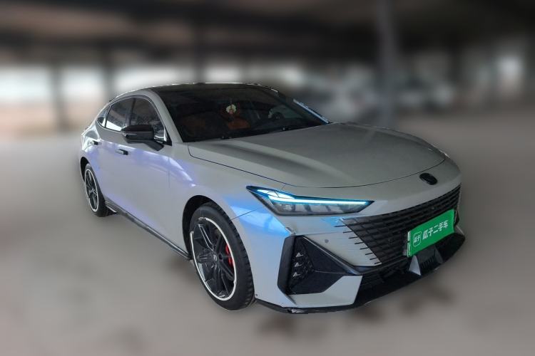 Used CHANGAN UNI-V iDD 2023 Zhidian iDD 1.5T 113km Smart & Fun Version (Rapid Edition) Front Right 45 Deg