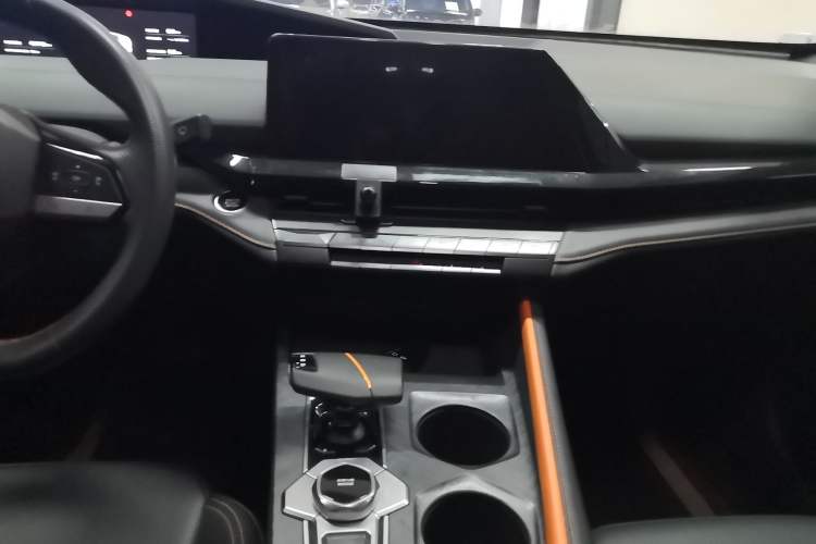 Used CHANGAN UNI-V iDD 2023 Zhidian iDD 1.5T 113km Smart & Fun Version (Rapid Edition) Audio And AC Panel
