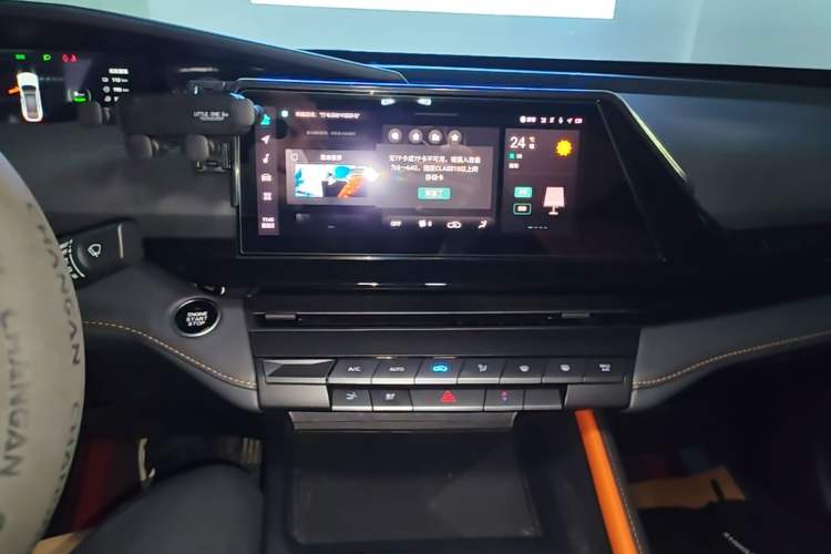 Used CHANGAN UNI-V iDD 2023 Zhidian iDD 1.5T 113km Smart & Fun Version (Rapid Edition) Audio And AC Panel