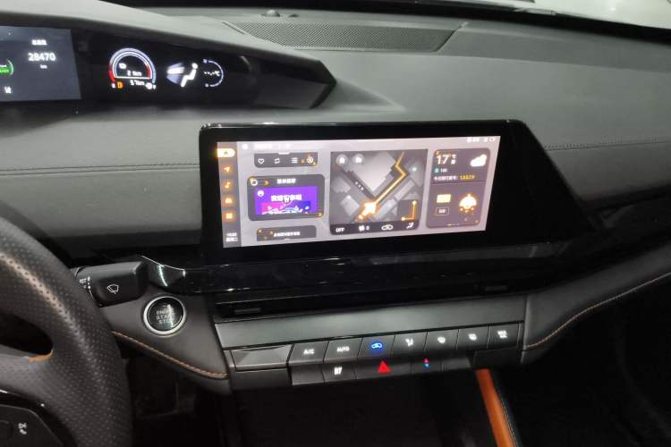 Used CHANGAN UNI-V iDD 2023 ZhiDian iDD 1.5T 113km Smart & Fun Version Audio And AC Panel