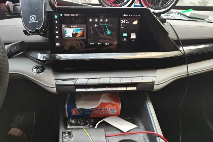 Used CHANGAN UNI-V iDD 2023 ZhiDian iDD 1.5T 113km Smart & Fun Version Audio And AC Panel