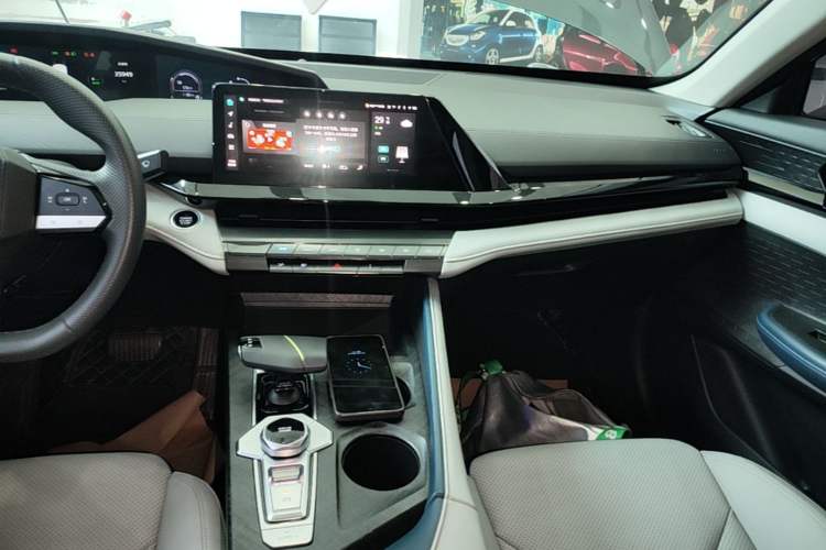 Used CHANGAN UNI-V iDD 2023 Zhidian iDD 1.5T 113km Smart & Fun Version (Rapid Edition) Audio And AC Panel
