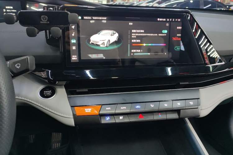 Used CHANGAN UNI-V iDD 2023 Zhidian iDD 1.5T 113km Smart & Fun Version (Rapid Edition) Audio And AC Panel