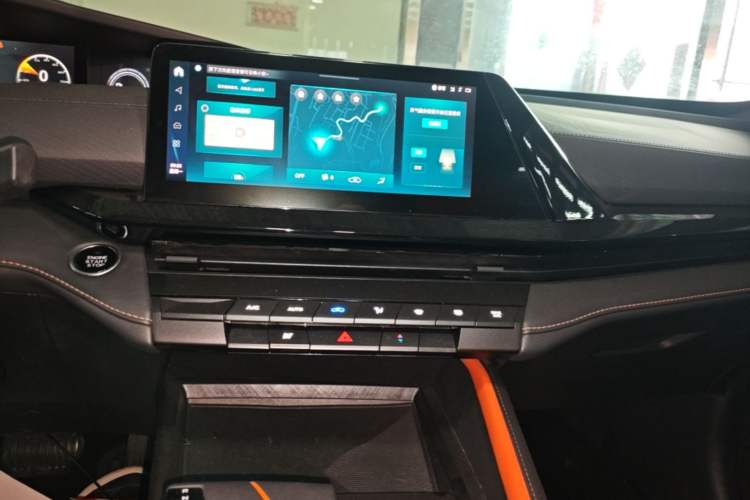 Used CHANGAN UNI-V iDD 2023 ZhiDian iDD 1.5T 113km Smart & Fun Version Audio And AC Panel