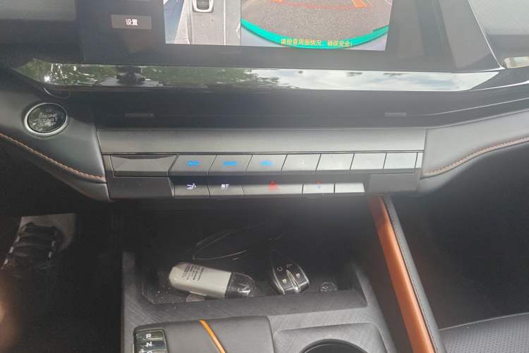 Used CHANGAN UNI-V iDD 2023 ZhiDian iDD 1.5T 113km Smart & Fun Version Audio And AC Panel