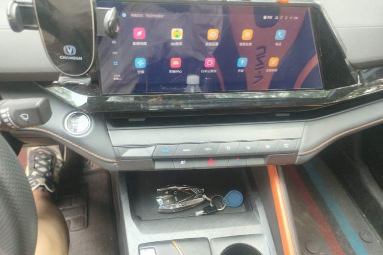 Used CHANGAN UNI-V iDD 2023 ZhiDian iDD 1.5T 113km Smart & Fun Version Audio And AC Panel