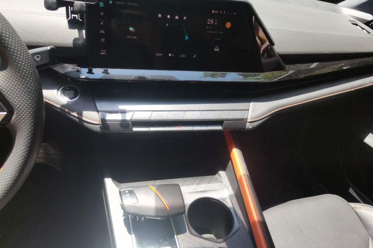 Used CHANGAN UNI-V iDD 2023 Zhidian iDD 1.5T 113km Smart & Fun Version (Rapid Edition) Audio And AC Panel
