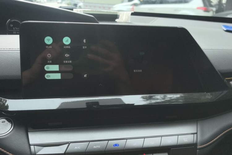 Used CHANGAN UNI-V iDD 2023 ZhiDian iDD 1.5T 113km Smart & Fun Version Audio And AC Panel