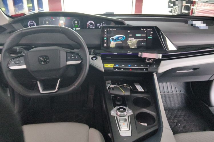 Used CHANGAN UNI-V iDD 2023 ZhiDian iDD 1.5T 113km ZhiKu Model Center Console