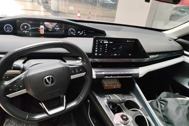 Used CHANGAN UNI-V iDD 2023 Zhidian iDD 1.5T 113km Smart & Fun Version (Rapid Edition) Center Console