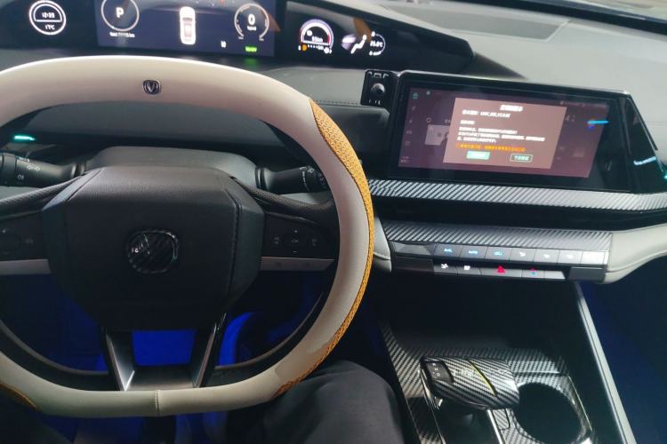 Used CHANGAN UNI-V iDD 2023 Zhidian iDD 1.5T 113km Smart & Fun Version (Rapid Edition) Center Console